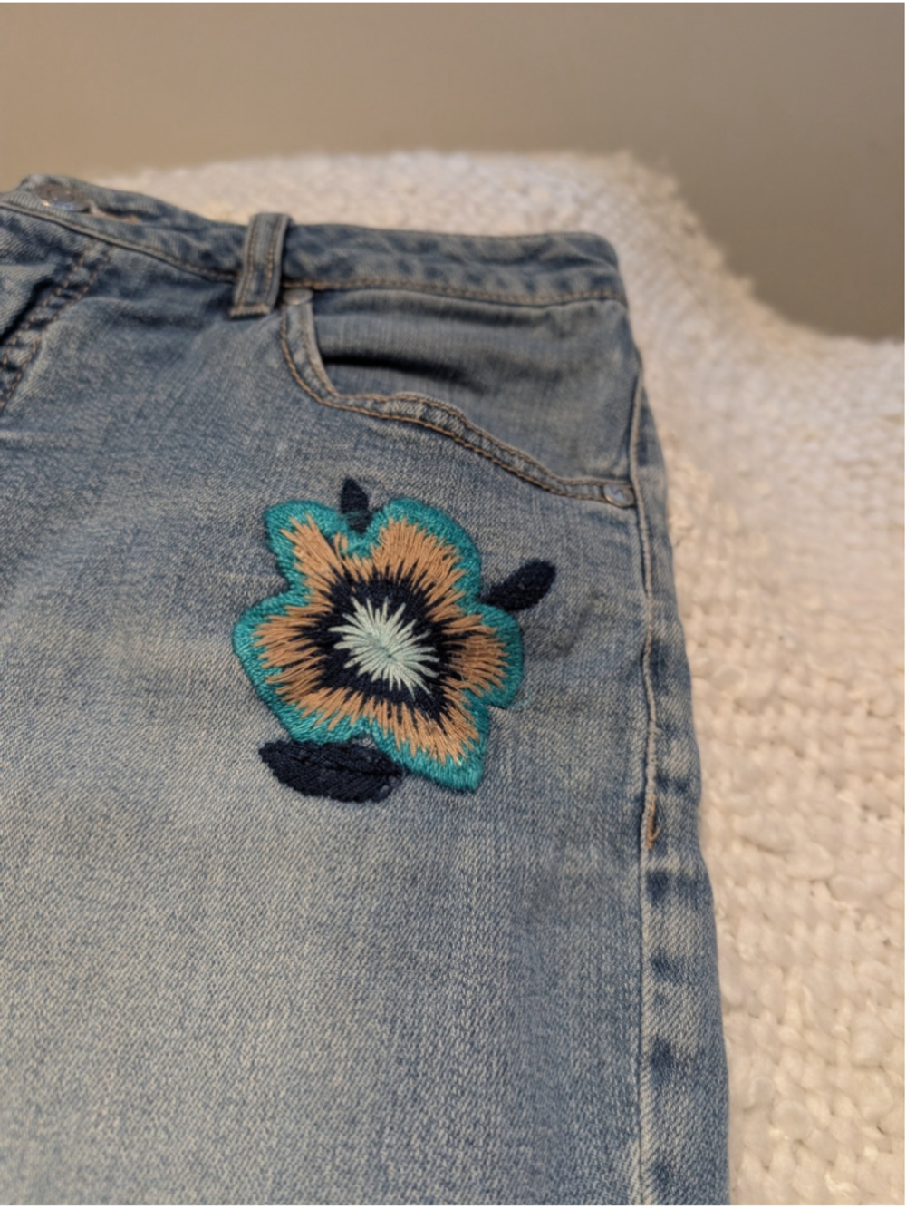 725 - Santana Jeans Y2K Size 30 Embroidered Floral Bootcut Flare Jeans - Picture 4 of 10
